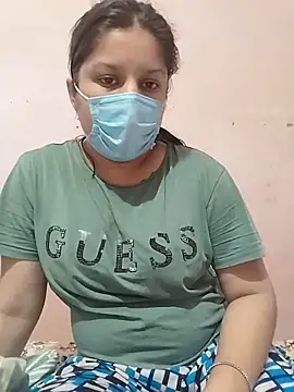 Snapshot of Cute_hotzara chatting on May 15, 2026, 8:43 am Cute hotzara online show from May 15, 2026, 8:43 am