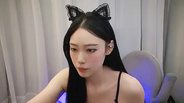 hayuyuyu online show from April 28, 2026, 3:50 pm