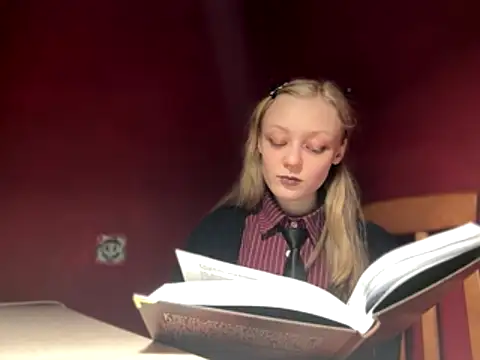 moonlight fiend online show from December 19, 2025, 9:22 pm