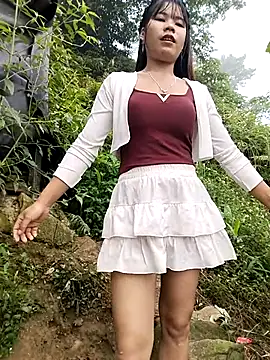Snapshot of gugu0022 chatting on May 6, 2026, 11:32 pm gugu0022 online show from May 6, 2026, 11:32 pm
