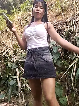 Snapshot of gugu0022 chatting on May 17, 2026, 10:44 am gugu0022 online show from May 17, 2026, 10:44 am