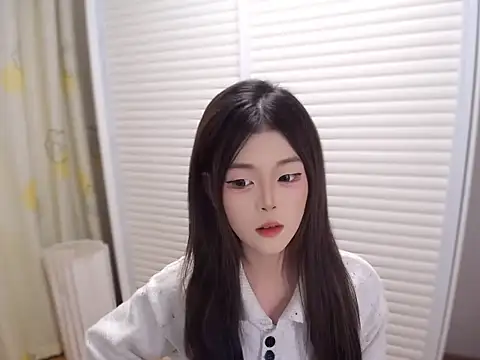 Aurora 9 online show from November 18, 2025, 12:53 pm