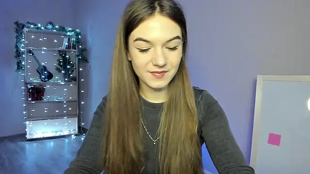 luna lust 212 online show from December 18, 2025, 4:29 am