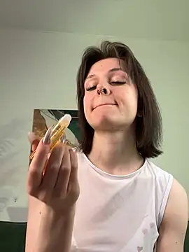 Shy Vivi online show from January 9, 2026, 1:14 pm