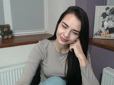 divina kira online show from November 29, 2025, 8:50 am