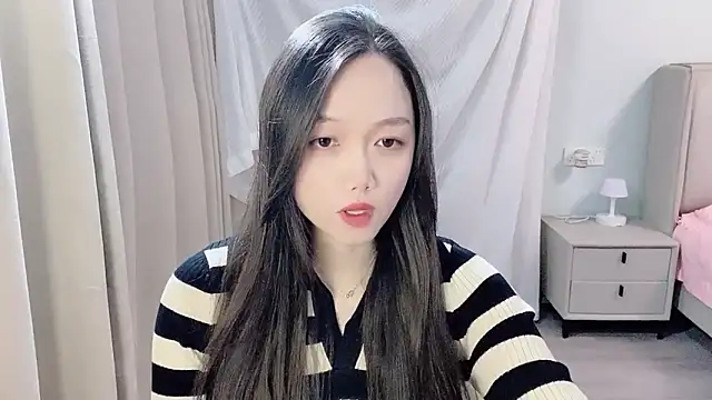 Snapshot of BoiI2u chatting on November 17, 2025, 3:51 pm BoiI2u online show from November 17, 2025, 3:51 pm