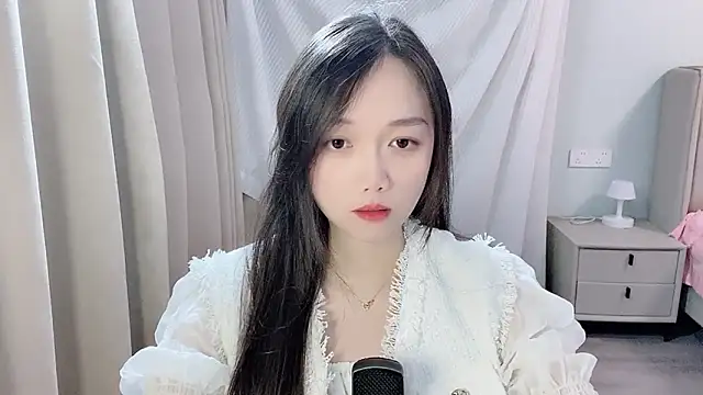 Snapshot of BoiI2u chatting on November 19, 2025, 3:34 pm BoiI2u online show from November 19, 2025, 3:34 pm