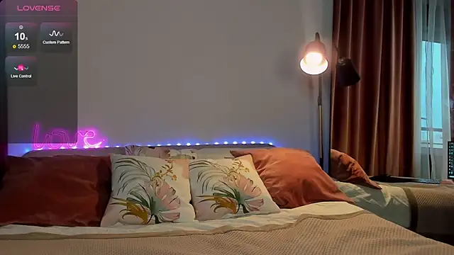 Snapshot of EllaRosss chatting on December 3, 2025, 9:51 am EllaRosss online show from December 3, 2025, 9:51 am