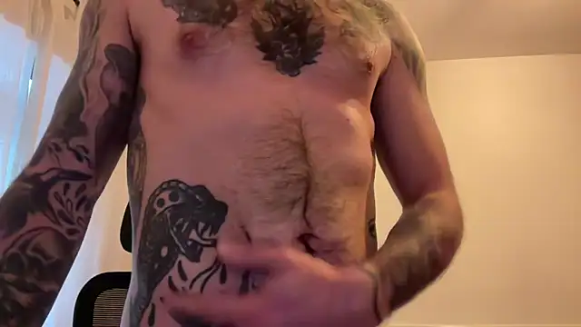 Snapshot of TattedUpSir chatting on May 6, 2026, 6:24 pm TattedUpSir online show from May 6, 2026, 6:24 pm