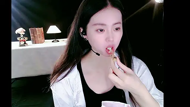 nannanbaby002 online show from November 23, 2025, 11:54 am