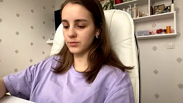 SweetieKatie online show from November 25, 2025, 10:26 am