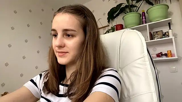 SweetieKatie online show from December 1, 2025, 8:19 am