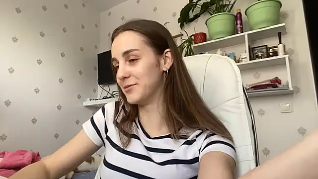 Snapshot of SweetieKatie chatting on December 15, 2025, 10:08 am SweetieKatie online show from December 15, 2025, 10:08 am