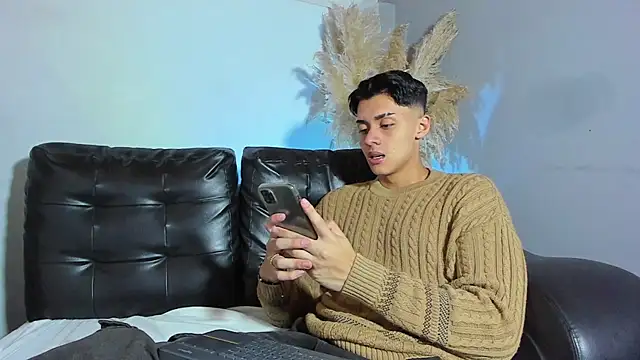 ZeusBrant online show from April 18, 2026, 1:37 pm