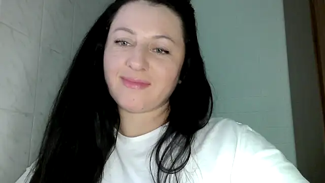 Snapshot of MelinaAx chatting on May 1, 2026, 8:35 pm MelinaAx online show from May 1, 2026, 8:35 pm