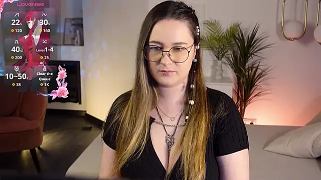 Snapshot of EmmaBloomm chatting on November 26, 2025, 9:16 pm EmmaBloomm online show from November 26, 2025, 9:16 pm