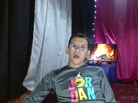 FANTASYBOYS11 online show from November 22, 2025, 2:21 am