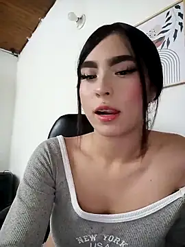 Irina Fernandez online show from November 13, 2025, 7:24 pm