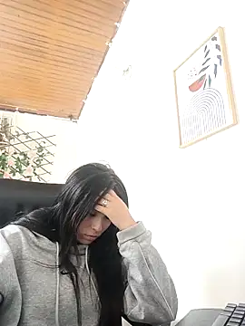 Irina Fernandez online show from November 18, 2025, 5:28 pm