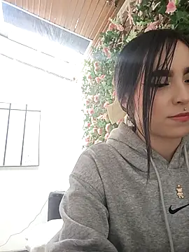 Irina Fernandez online show from November 21, 2025, 1:32 pm