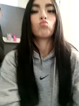 Irina Fernandez online show from December 1, 2025, 2:00 pm