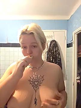 ladychat69 online show from January 9, 2026, 8:32 pm