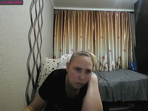 JenniDeep online show from November 23, 2025, 12:49 pm