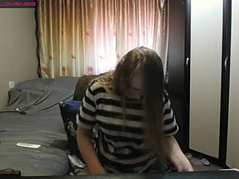 JenniDeep online show from April 18, 2026, 9:35 am