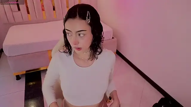 Snapshot of Crystall_sweett chatting on November 28, 2025, 6:54 pm Crystall sweett online show from November 28, 2025, 6:54 pm