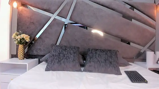 Sammy Gomez  online show from November 26, 2025, 7:59 pm