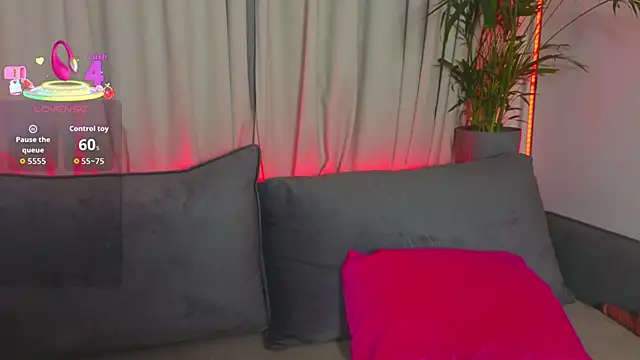 VivianGray  online show from November 22, 2025, 4:28 pm