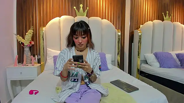 pixxxy skinny online show from November 17, 2025, 3:45 am