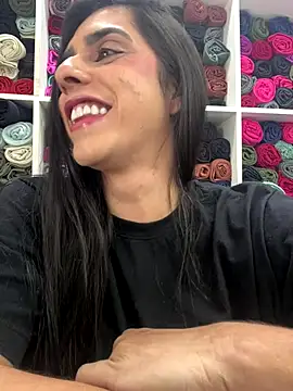 Snapshot of Monahliza chatting on November 27, 2025, 5:15 pm Monahliza online show from November 27, 2025, 5:15 pm