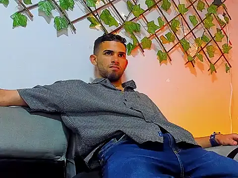 Angel blue1 online show from November 20, 2025, 2:23 am