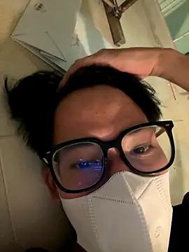 Snapshot of MEFUN- chatting on November 18, 2025, 4:55 pm MEFUN- online show from November 18, 2025, 4:55 pm