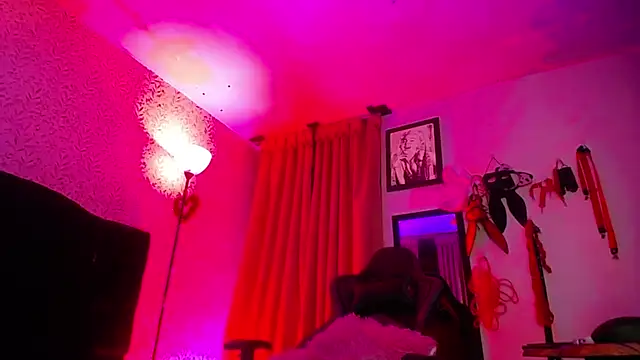 Snapshot of Noise_Lux33 chatting on February 23, 2026, 2:36 pm Noise Lux33 online show from February 23, 2026, 2:36 pm