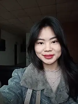 Snapshot of Lynk2x chatting on November 19, 2025, 4:56 am Lynk2x online show from November 19, 2025, 4:56 am