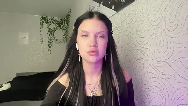 Snapshot of JuliaElse chatting on November 15, 2025, 10:45 am JuliaElse online show from November 15, 2025, 10:45 am