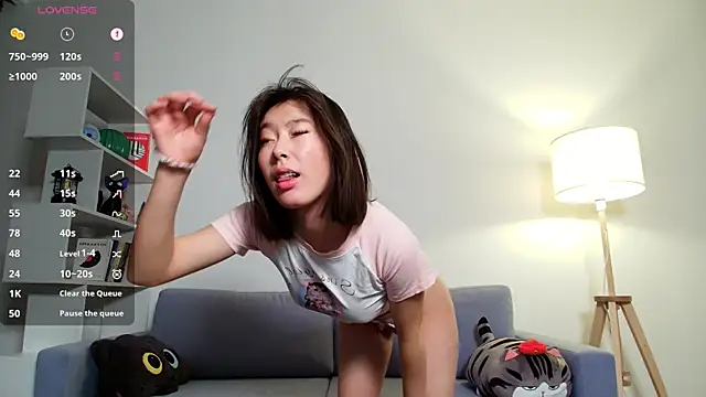 KokoMiu online show from January 13, 2026, 12:43 pm