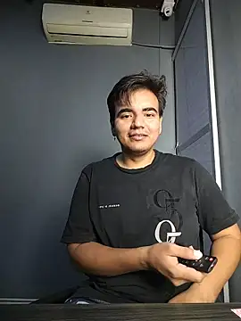 Snapshot of lans_howl chatting on November 16, 2025, 10:26 pm lans howl online show from November 16, 2025, 10:26 pm