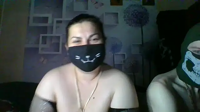 Snapshot of honey_sweet_couple chatting on November 20, 2025, 5:34 pm honey sweet couple online show from November 20, 2025, 5:34 pm