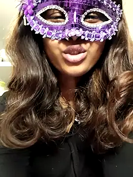 Snapshot of TINA9900 chatting on November 21, 2025, 5:28 am TINA9900 online show from November 21, 2025, 5:28 am