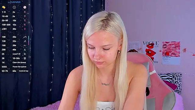 murmurmiace online show from November 15, 2025, 6:11 am