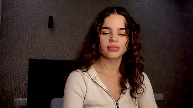 Snapshot of lindaTT chatting on November 17, 2025, 1:28 pm lindaTT online show from November 17, 2025, 1:28 pm