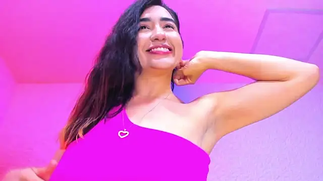 VictoriaRouge  online show from April 17, 2026, 8:12 pm