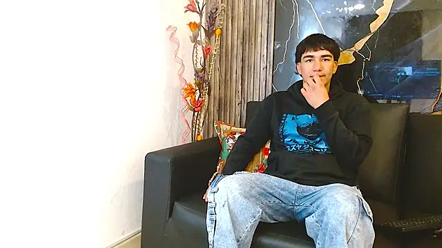 Tommy160920 online show from November 28, 2025, 1:47 pm