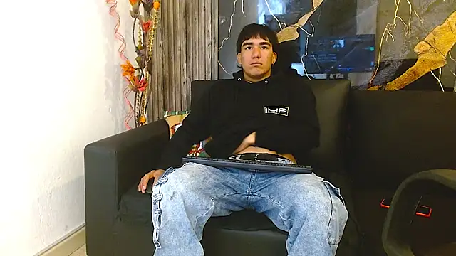 Tommy160920 online show from December 1, 2025, 12:54 pm