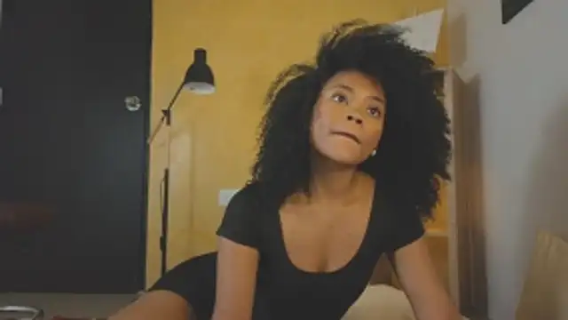 Snapshot of vanestraus chatting on November 29, 2025, 8:12 pm vanestraus online show from November 29, 2025, 8:12 pm