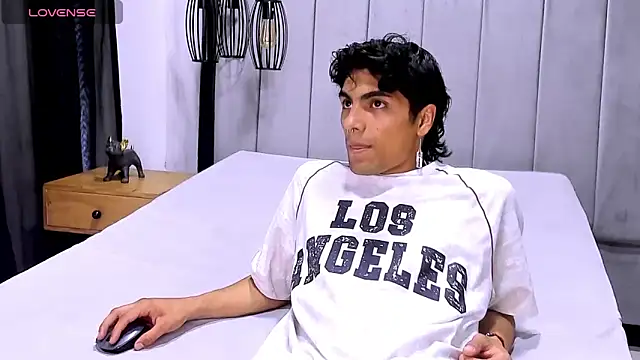 MattFiore online show from November 22, 2025, 11:53 am