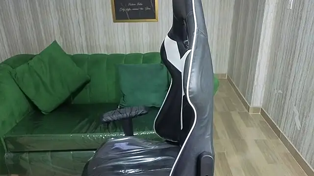 paula lorens t1  online show from November 28, 2025, 3:09 am